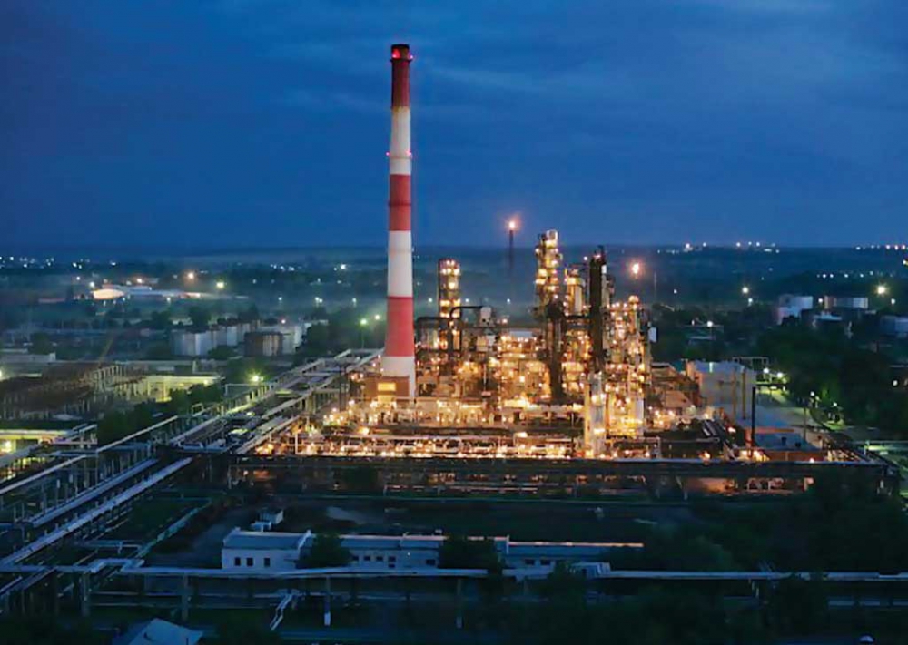 Промышленность Самары. Нефтеперерабатывающий завод. Фото с сайта news.myseldon.com