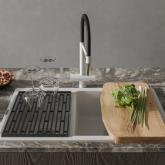 Кухонная мойка Axel, смеситель Adria, ролл-мат и доска из бука