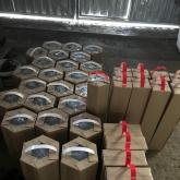 Ручка-лента клейкая на картонных коробках