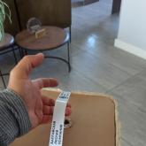 Ручка-лента на упаковке с углем