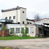 В центре города Луга продается свободная производственная площадка 13541 кв.м под различные цели. Производственный корпус 2366 кв.м 1947 г/п, склад 145 кв.м. Центральные коммуникации подведены, в том числе центральный газ, электричество 180 кВт.