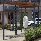 Пергола с качелями