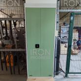 Металлический спец. шкаф для раздевалки 2 секции. 