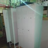 Шкаф металлический для раздевалки на каркасе Classic. 