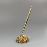 Ручка на подставке из полимерной смолы с золотой поталью