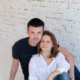 Привет! Мы - Александр и Светлана Тихоновы, основатели компании Я РАСТУ ТОЙЗ и российского бренда развивающих игрушек El’BascoToys. 