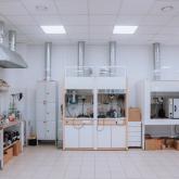 Четыре собственных лаборатории: микробиологическая, химическая, аналитическая и лаборатория контроля качества  в г. Санкт-Петербурге.