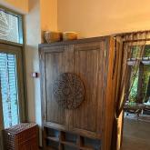 Шкаф из массива сосны в восточном стиле