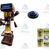 Закаточная машинка для жестяных банок ВНМ-3 полуавтомат. Засчет сменного чака закатывает банки диаметром от 52 мм до 99 мм. Производительность 5 сек/банка.