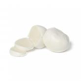 Сыр Моцарелла Алтайская от Двух Сыроваров.  Свежий слоистый сыр, имеет легкий сливочный вкус, не соленый.   Белоснежно-кремовый шарик с гладкой поверхностью.