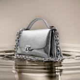 Серебристая сумка женская