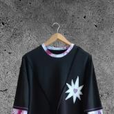 Лонгслив нестандартное конструирование и многослойность, швы наружу с нашивным принтом и вышивкой 42/46 46/50 футер 2х нитка 95% хлопок 5% кулирка 95% хлопок 5% лайкра лайкра