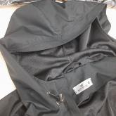 Капюшон с козырьком на ветровке