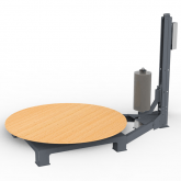 Паллетообмотчик (паллетоупаковщик, паллетайзер), Komfort P1000 Паллетоупаковщик с ручной кареткой. Упаковочное оборудование, предназначено для обмотки и фиксирования грузов на поддоне при помощи стрейч-плёнки в зонах наборки товара.  Снятие и установка груза осуществляется вилочными погрузчиками.  Не предназначен для работы с гидравлическими тележками.  Вес груза до 1200 кг.