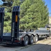 - Грузоподъемность 45 тн; - Снаряженная масса 13 тн; - Нагрузка на ССУ 20,5 тн; - Нагрузка на подвеску 37,5 тн; - Длина рабочей платформы  11100 х 2530 мм; - Уширители рамы до 3030 мм; - Настил металлический; - ССУ – 1530 мм; - Подвеска пневматическая; - ABS «WABCO» (Германия); - Трапы механические одноступенчатые; - Стаканы под вставные коники; - Стаканы под передний щит.