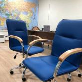 Медицинские стулья.