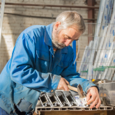 Общество с ограниченной ответственностью «КОНТУР» ОКВЭД 25.12 производство металлических дверей и окон