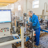 Общество с ограниченной ответственностью «КОНТУР» ОКВЭД 25.12 производство металлических дверей и окон