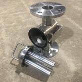 Проточные магнитные сепараторы СМЖ Проф-Магнит устанавливаются в трубопровод или места заливки сырья и зашищают произвеодственную линию и готовое сырье от металлических включений. 