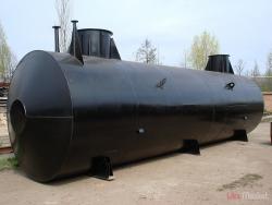 Емкость дренажная подземная с подогревом ЕПП представляет собой подземную горизонтальную емкость с функцией подогрева. На верхней части располагается горловина (горловины) для установки емкостного оборудования (люка-лаза, уровнемера, датчиков, сигнализаторов и др.).