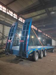 прицепной низкорамный трал для перевозки спецтехники до 40,0 тонн