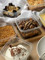 Любимые десерты в виде аккуратных порций на любой вкус.