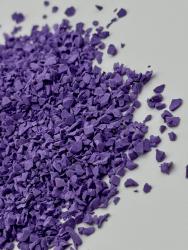 EPDM крошка изготавливается химическим путем с применением синтетического или натурального каучука Такой материал, как EPDM гранулы, набирает всё большую популярность.  Покрытия из EPDM крошки отличаются ярким, насыщенным цветом и повышенной износостойкостью. Немаловажно, что покрытия из epdm гранул не содержат токсичных соединений, материал экологически безопасен.  В производстве крошки используются высококачественные красители, которые позволяют покрытиям оставаться яркими на долгие годы вперёд. 