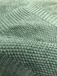 Плед вязаный зелёный