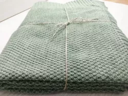 Плед вязаный оливковый оптом