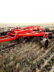 Плуги чизельные со стойкой параплау ПЧП шириной захвата от 2,3 до 6 метров