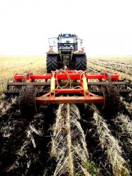 Плуги чизельные со стойкой параплау ПЧП шириной захвата от 2,3 до 6 метров