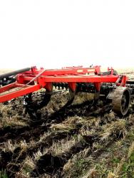 Плуги чизельные со стойкой параплау ПЧП шириной захвата от 2,3 до 6 метров