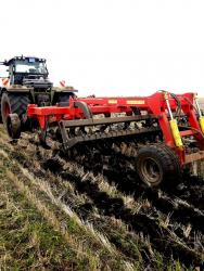 Плуги чизельные со стойкой параплау ПЧП шириной захвата от 2,3 до 6 метров