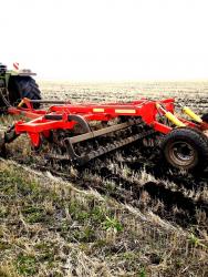 Плуги чизельные со стойкой параплау ПЧП шириной захвата от 2,3 до 6 метров