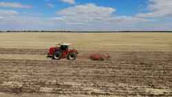 Плуги чизельные со стойкой параплау ПЧП шириной захвата от 2,3 до 6 метров