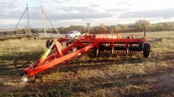 Плуги чизельные со стойкой параплау ПЧП шириной захвата от 2,3 до 6 метров