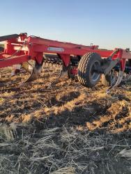 Плуги чизельные со стойкой параплау ПЧП шириной захвата от 2,3 до 6 метров