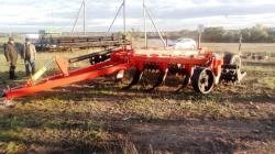 Плуги чизельные со стойкой параплау ПЧП шириной захвата от 2,3 до 6 метров