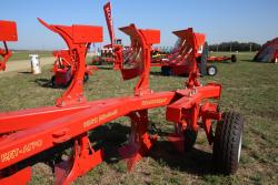 Плуги лемешные оборотные ПЛО ВАРЯГ® захватом от 2 до 9 корпусов