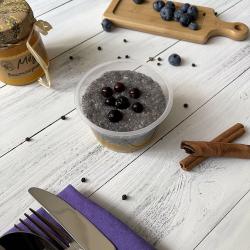 Чиа-пуддинг на миндальном молоке с манго