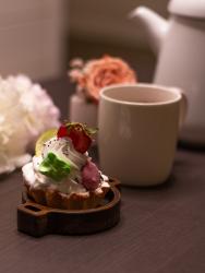 Тарелка из дуба с ручками угольная