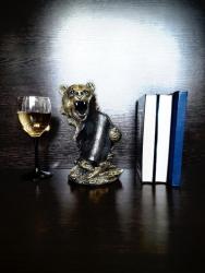 медведь золотистый вид спереди