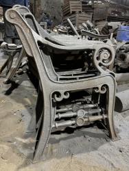 Боковина чугунных скамеек