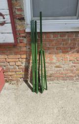 Мачта для антенн 4 метра позволяет улучшить качество принимаемого сигнала. Она представляет собой конструкцию, состоящую из 4 х секций, каждая из которых устанавливается на предыдущую. Такое решение делает ее удобной в сборке и гарантирует надежность установки. У мачты имеется тренога, что позволяет быстро собрать и поставить конструкцию. Мачта выполнена из алюминия, поэтому она в несколько раз легче стальных аналогов. Кроме того, материал не подвержен коррозии, а значит, конструкция прослужит не один год.