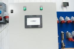 Шкафы управления погружными насосами различных применений: канализационными, дренажными, скважинными работают по сигналам как дискретных, например, поплавковые выключатели, так и аналоговых, например, гидростатический датчик давления. Запуск насоса осуществляется, в основном, при помощи устройств плавного пуска (УПП) или прямого пуска (ПП) на малые мощности. В шкафах управления погружными насосами также применяются современные контроллеры и панели HMI. Шкафы управления насосами: серия Стимул Н.