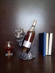 серебристый