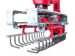 Клещевой захват для укладки мешков на робот