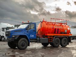 АКН-10, автоцистерна вакуумная нефтепромысловая на шасси Урал Next (модель Borus 4653)