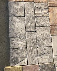 Темный мрамор