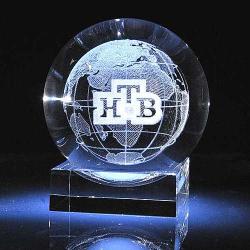 Бизнес сувениры из стекла с лазерной гравировкой внутри.